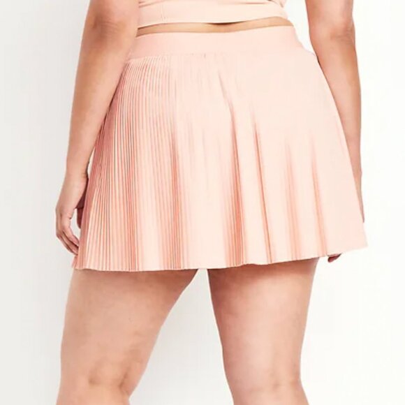 Old Navy Extra High-Waisted StretchTech Micro-Pleated Skort in Crystalline Pink - Picture 2 of 9